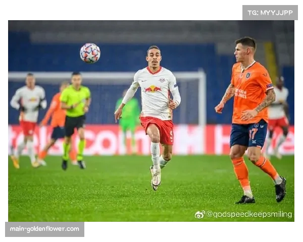 巴沙克谢希尔门将屡献神扑 成球队客场取分关键